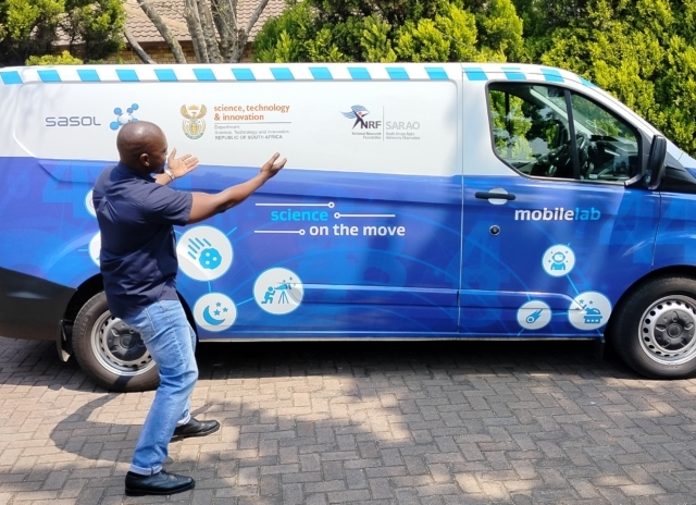 HartRAO and SASOL revitalises the Mobile Laboratory vehicle and science awareness programme